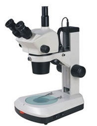 Lupa trinocular estereoscópica LED, zoom 6.3X-50X. Marca Numak, modelo LTZ-3.